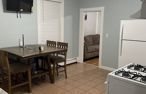 Highland Park Apartment | Beautiful 3 Bedroom located 10 minutes from Downtown