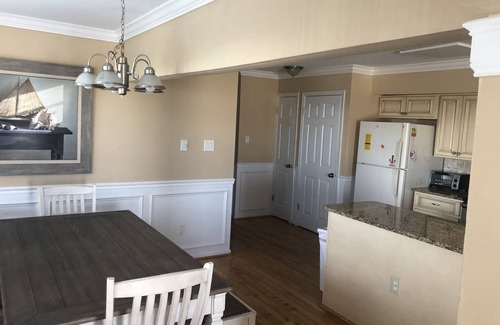 North End Condo | Beautiful 3 bedroom overlooking the Boardwalk With 2 brand new full bathrooms