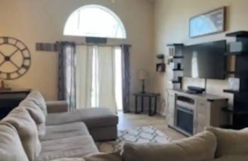 Highgate Park House | Beautiful 3 bedroom with a private pool.