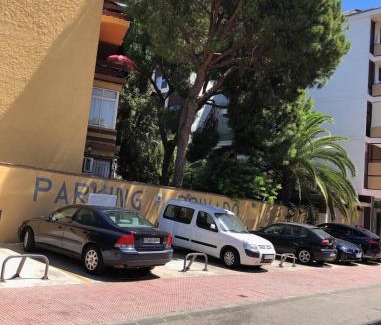 Fuengirola City Centre Apartment | Beautiful 3 Bedrooms, 2 Baths, Balcony, Beach Apartment