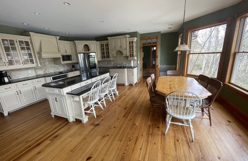 Robbinsville House | Beautiful 3+BR Lakefront Home on Lake Santeetlah - Sleeps 10