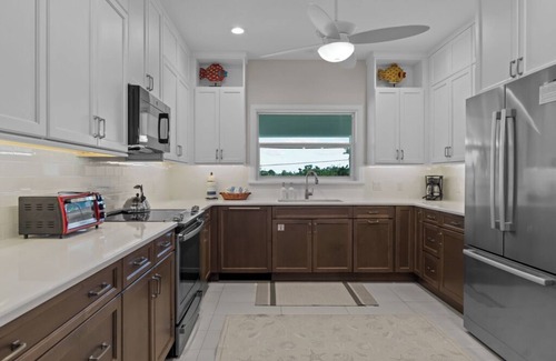 Murex Lakes House | Beautiful 3-BR Sanibel Home with a Private Pool – Short Walk to the Beach!