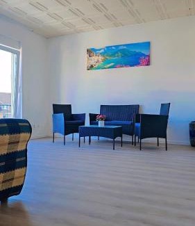 Rhein-Erft-Kreis District Apartment | Beautiful 3 Room big Apartment with kitchen and Balcony
