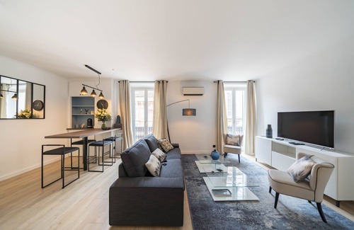 Cannes City Centre Apartment | Beautiful 3 rooms 4 * fully renovated in the heart of Cannes