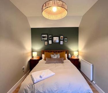 Lerwick House | Beautiful 3-Story Townhouse in Central Lerwick