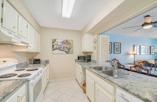 Hilton Head Island Condo | Beautiful 3 Bedroom -Pool, Tennis Walk to Beach, Pool Coligny, Celebration Park!