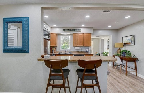 Walsingham House | Beautiful 3bd 2ba POOL Home near 15-20 min from Clearwater FL