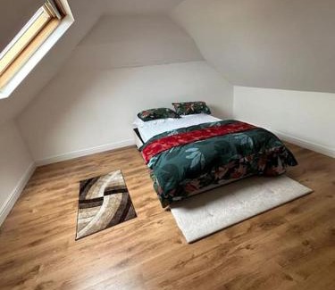 Waltham Forest House | Beautiful 3BD Family Home With Huge Private Graden
