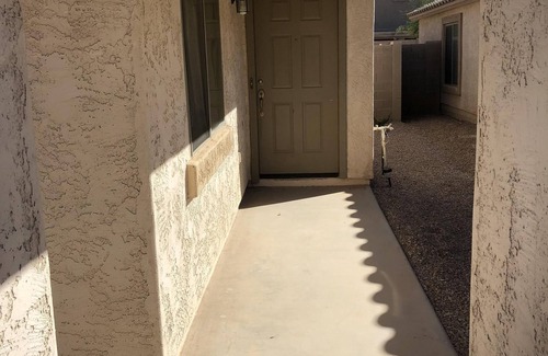 Maricopa House | Beautiful 3Bedroom 2Bath 1 level Vacation home! Snow Birds,Canadian are welcome!