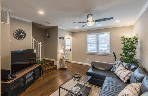 Potomac West House | Beautiful 3br 2ba House with cozy backyard by CozySuites