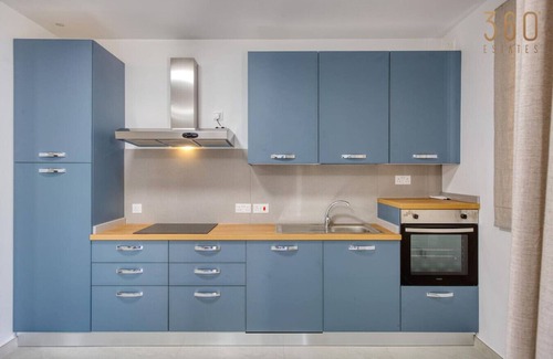 Mellieha Apartment | Beautiful 3BR Apt with Balcony & Roof Pool Access