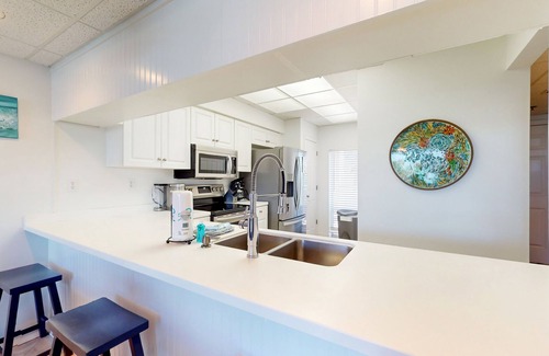 Rosemary Beach Condo | Beautiful 3rd-floor villa with hot tub, tennis, pickleball & balcony with views