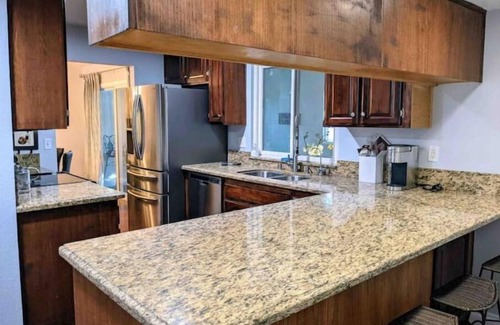 Lemon Grove Condo | Beautiful 4 bed, 2.5 bath House with yard & grillnn