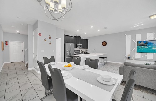 Davenport House | Beautiful 4 Bed Town Home with Splash Pool-1569PD