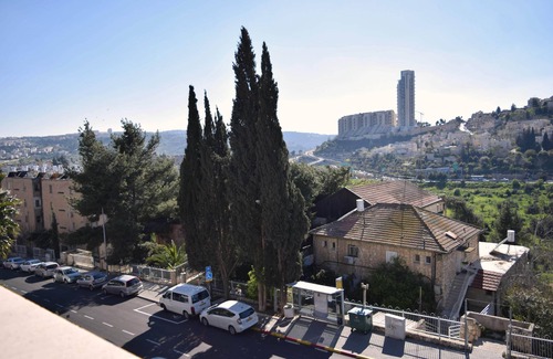 Jerusalem House | beautiful 4 bedroom apartment with gorgeous porch