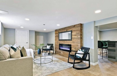 Windsor Apartment | Beautiful 4 Bedroom Apartment. Near Major Factory and Boarder. Family Equipped