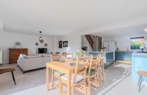 Wasquehal House | Beautiful 4 bedroom house with parking and garden