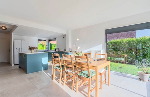 Wasquehal House | Beautiful 4 bedroom house with parking and garden