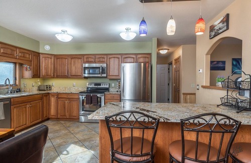 Fairbanks House | Beautiful 4 bedroom home w/large backyard