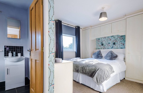Ellenbrook House | Beautiful 4 bedroom House in Worsley, close to City centre