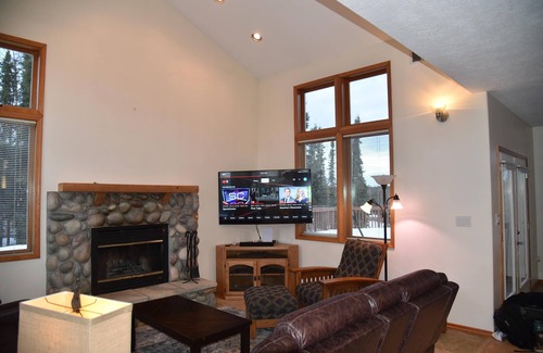 Funny River House | Beautiful 4 Bedroom Home secluded on the Kenai River with improved road access