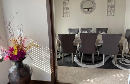 Marysville House | Beautiful 4 Bedroom home w/ Dining Room & big yard