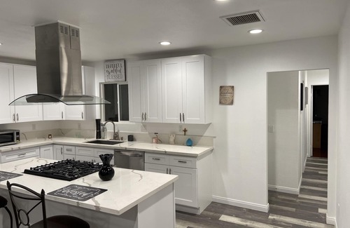 West Rancho Dominguez House | Beautiful 4 bedroom house that sleeps 8 people