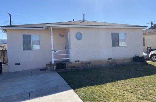 West Rancho Dominguez House | Beautiful 4 bedroom house that sleeps 8 people