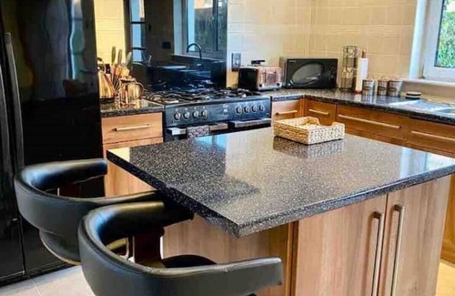 Belfast House | Beautiful 4 bedroom Townhouse close to Belfast city centre and the Ormeau Park.
