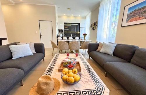 Cannes City Centre Apartment | Beautiful 4 beds & 4 baths, 10min from Palais, 4 stars residence