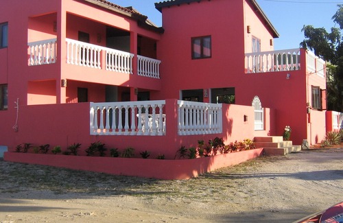 Kamay Villa | Beautiful 4 BR/4 BA Villa near all Palm Beach attractions