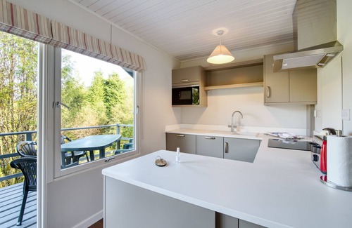 Crianlarich Ski Chalet | Beautiful 4 star 2 bedroom chalet with stunning loch and mountain views