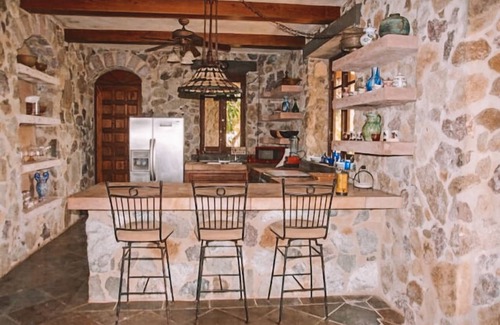 Puntas Villa | Beautiful 4 STAR property less than 5 min. from Sandy Beach. Brick pizza oven.