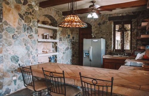 Puntas Villa | Beautiful 4 STAR property less than 5 min. from Sandy Beach. Brick pizza oven.