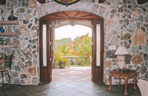 Puntas Villa | Beautiful 4 STAR property less than 5 min. from Sandy Beach. Brick pizza oven.