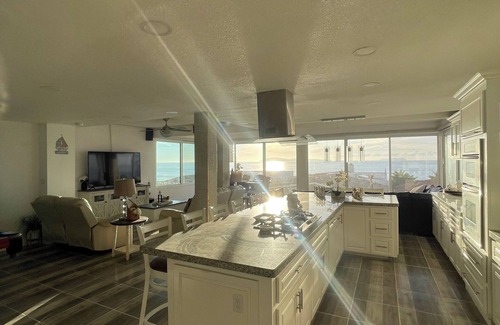 Playas De Tijuana House | Beautiful 4 story beach house with amazing rooftop located in Tijuana-Rosarito.