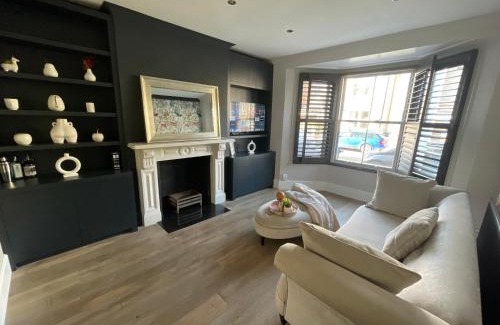 West Barnes House | Beautiful 4B.2Ba House + office