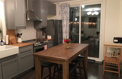 Corktown House | Beautiful 4Br downtown garden house. Sleeps 12