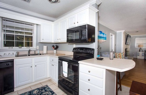Fort Walton Beach House | Beautiful 4BR Home in FWB | Fenced Yard | Pet Friendly | 10 Minutes to Okaloosa Island & Beaches