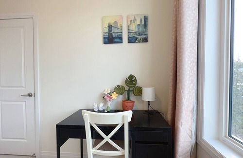 Richmond Hill House | Beautiful 5- Bedroom Boho-Chic Townhouse at Richmond Hill