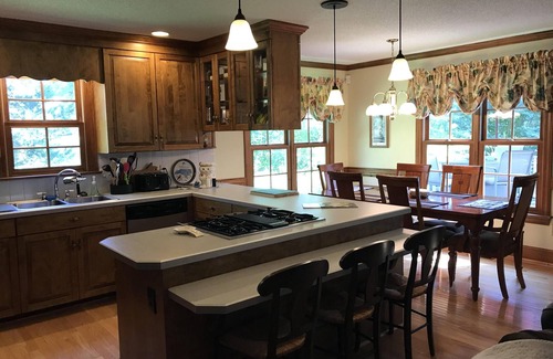 Littleton House | Beautiful 5 bedroom, 3.5 bath home on a quiet cove on Lake Gaston