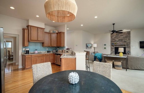 The Glade House | BEAUTIFUL 5 BR HOME, COMMTY POOL, TENNIS, FITNESS, 19520 Manchester, Rehoboth