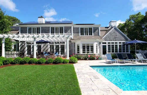 Osterville House | Beautiful 5 Star Home. Sleeps 13. Heated pool, bike to beach & quaint village