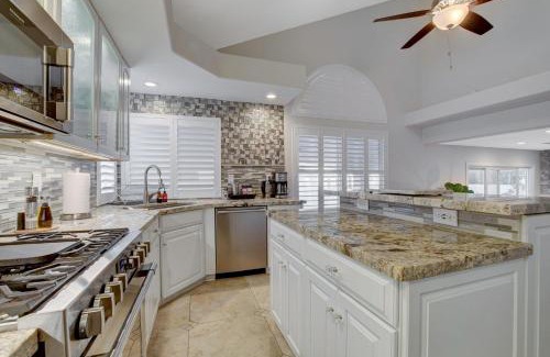 Silverado Ranch House | Beautiful 5BR w/King Beds, Pool & Hot Tub, Games