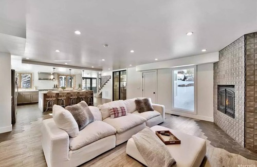 Tahoe Keys Villa | Beautiful 6 bdrm home in Tahoe Keys on lagoon