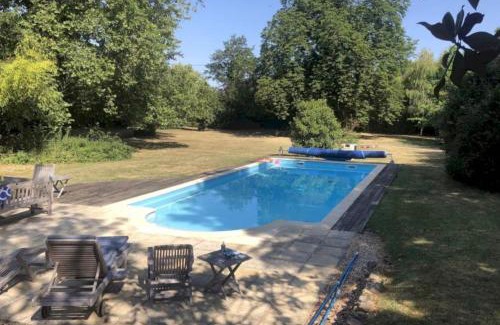 Le Pechereau Villa | Beautiful 6 bedroom house with pool & large garden