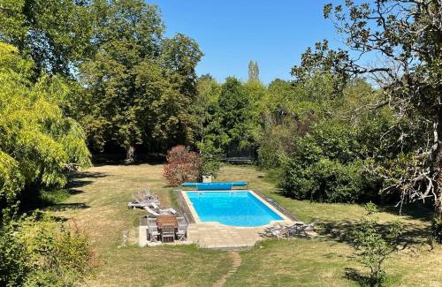 Le Pechereau Villa | Beautiful 6 bedroom house with pool & large garden