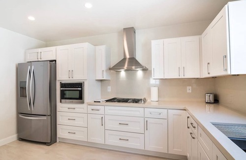 Pico - Robertson House | Beautiful 6BR Family Getaway in Prime Location