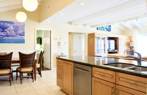 Islamorada House | Beautiful 7 BR estate in Islamorada, FL keys, with pool, dockage, & sandy beach!