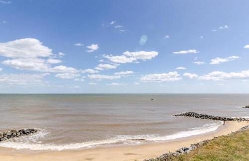 Hopton on Sea Other | Beautiful 8 Berth Caravan With Decking At Haven Hopton Beach Ref 80011B